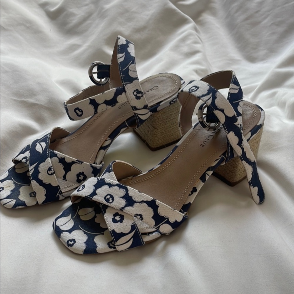 Women’s floral heels size 6